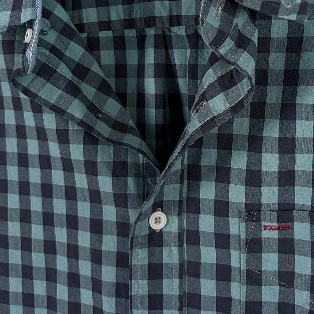 Urban Outfitters Hawkins Gingham Shirt XL Cotton Crisp Preppy‎ Lightweight Clean